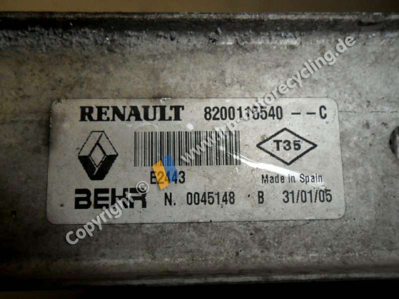 Renault Megane 2 Kombi Bj.2005 Ladeluftkühler 8200115540